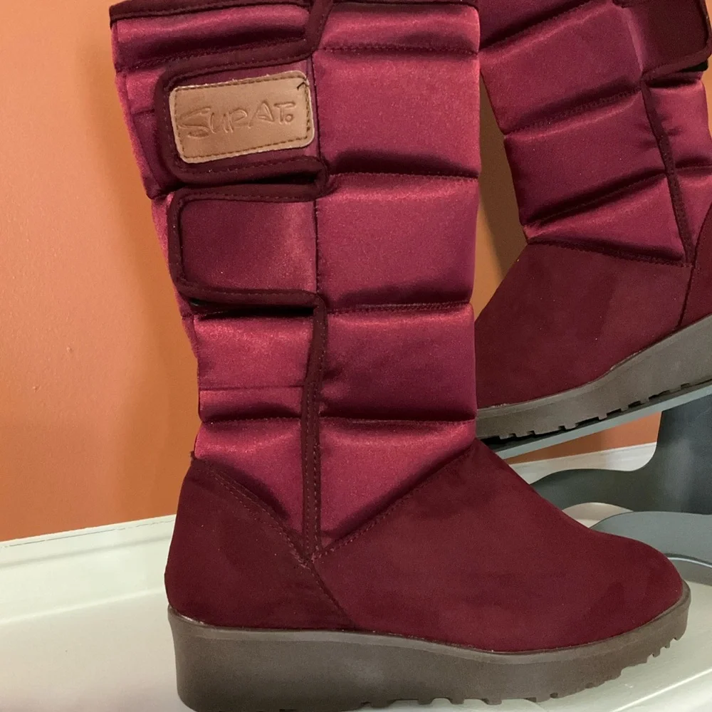 Surat Burgundy Winter Puffer Boots‎ Size 7 Quilted Mid-Calf New Without Tags
